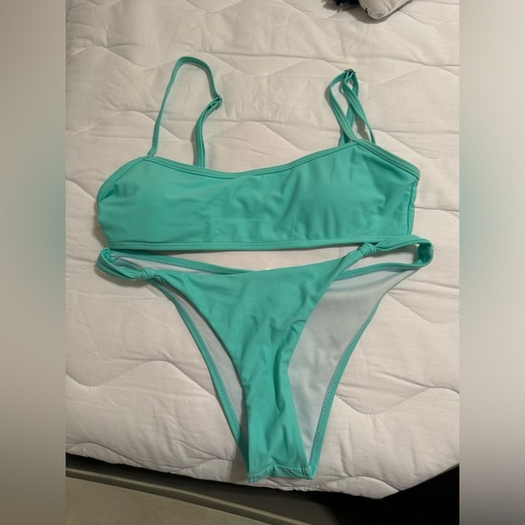 💕Turquoise Blue Bikini Set- Medium - Picture 1 of 6